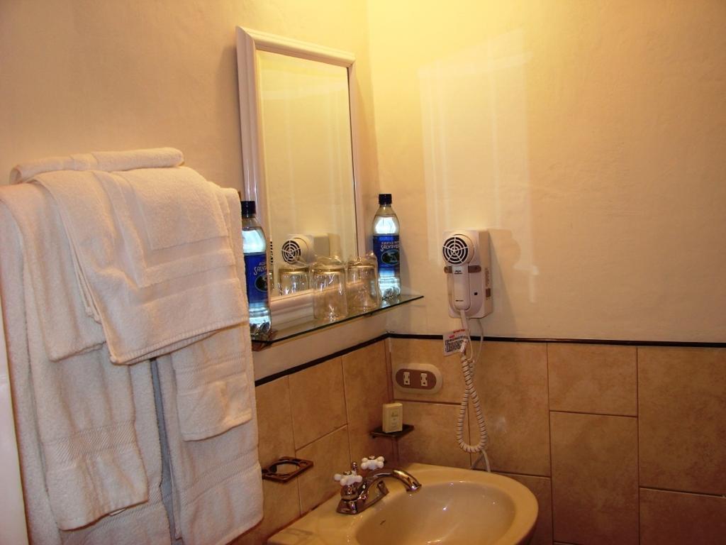 Hotel Posada De Maria Антигуа-Гватемала Экстерьер фото